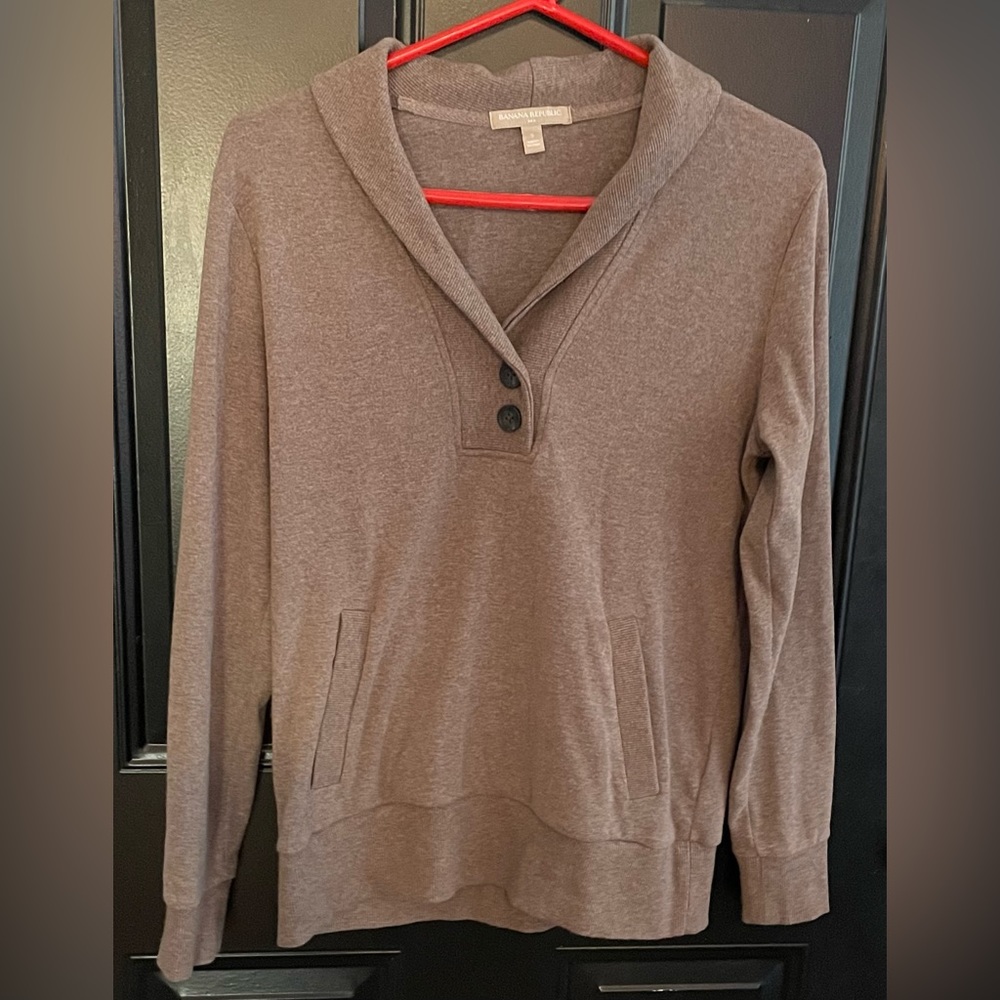 Women’s Banana Republic sweater size small. Pre-owned